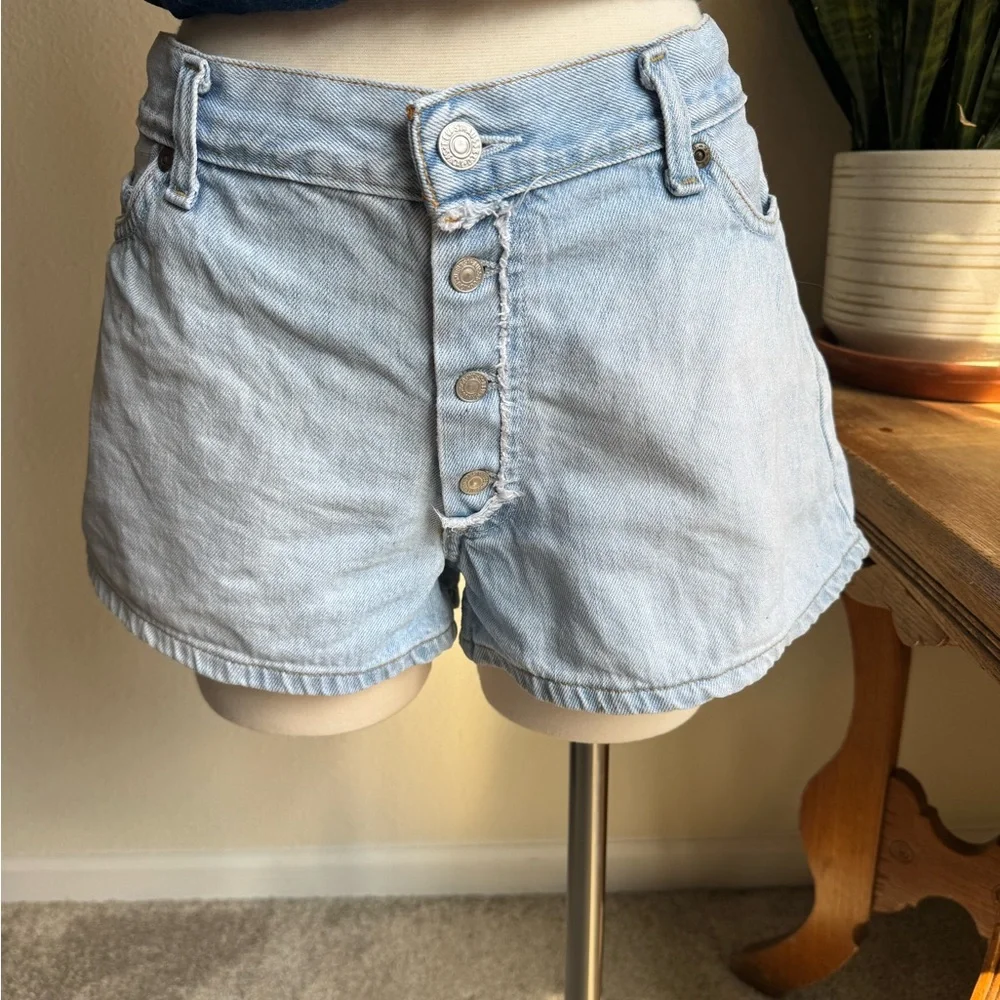Vintage Levi’s Button-Fly Denim‎ Shorts Light Wash Y2K Cutoffs all-cotton 13 jr